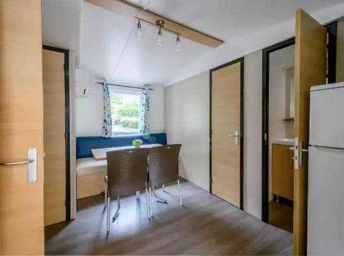 Camping pour 4 personnes, avec Jacuzzi et Bassin pour enfant à Parentis-en-Born - 4