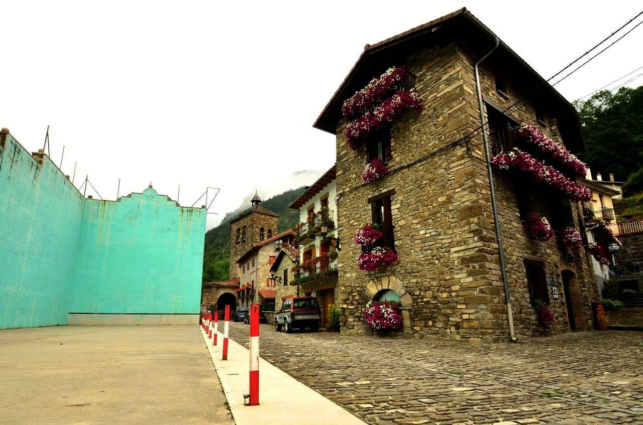 Argonz Etxea in Urzainqui, Pirineos