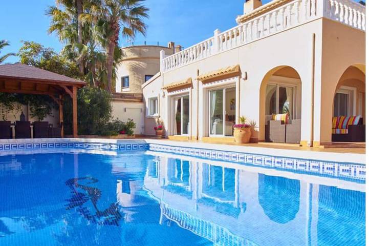 Holiday rental for 8 people, with Terrace and Garden in Cabo Roig