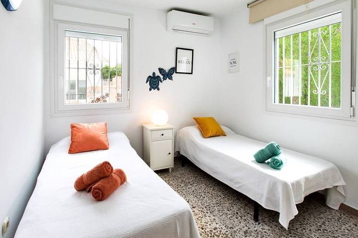 Ferienhaus für 12 Personen, mit Pool und Terrasse sowie Garten in Benajarafe - 4