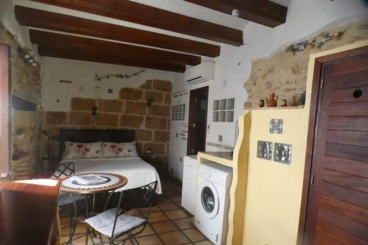 Entire apartment, No. 3 - Studio in the Center of Historical Javea in Jávea, Costa Blanca