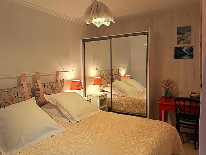 Location de vacances pour 4 personnes, avec jacuzzi ainsi que balcon et sauna à Vitrac (Cantal) - 3