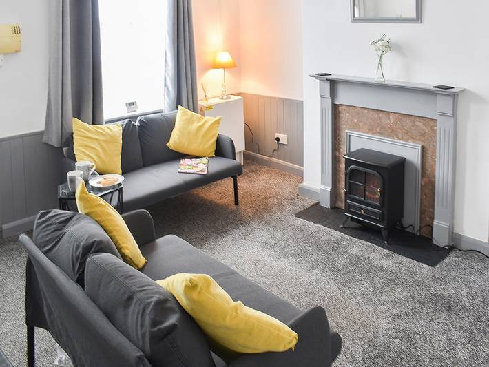 Cottage for 4 people, with garden, with pets in York