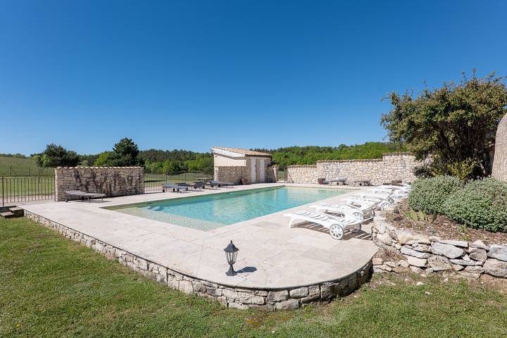 Apartment for 6 people, with Garden in Provence