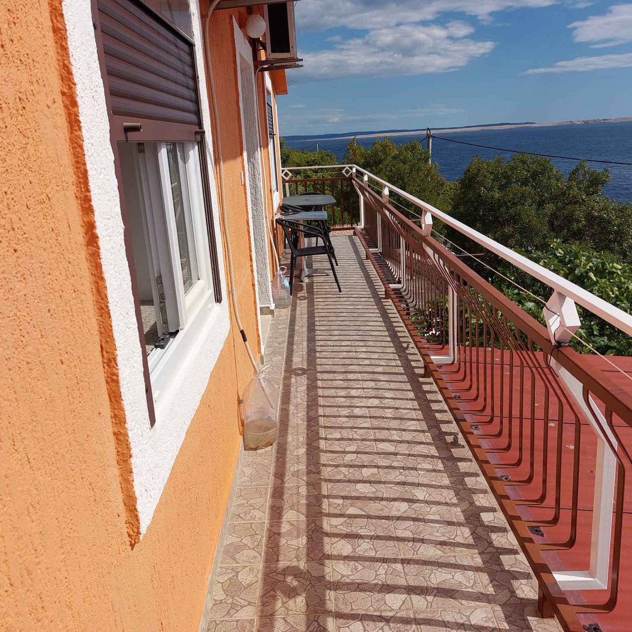 Ganze Ferienwohnung, Ferienwohnung an der Küste, nur 20 m zum Meer  in Lukovo Šugarje, Naturpark Velebit