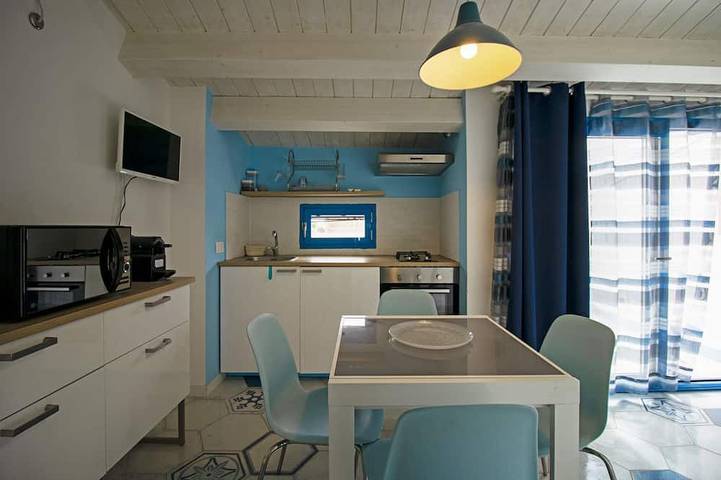 Ganze Wohnung, Blue House Dream -Cozy apartment 3 minutes from the sea in Marina di Ragusa, Ragusa