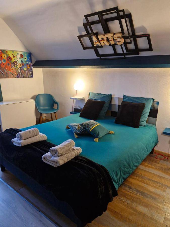 Location de vacances pour 2 personnes, avec vue et jardin à Saint-Germain-du-Corbéis - 4