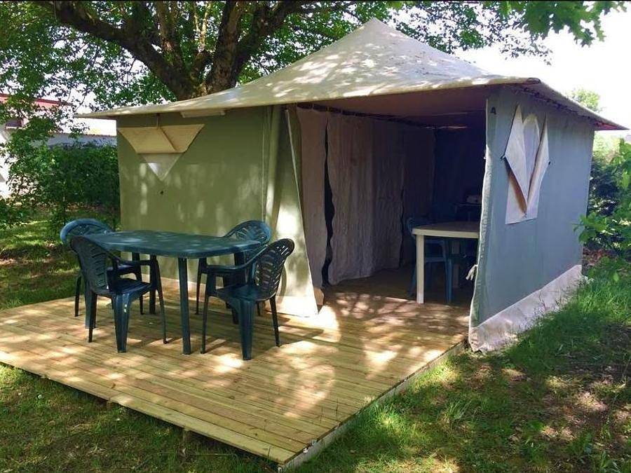 Camping l'Eau Vive - Bungalow toilé 4 personnes - Bungalow toilé in Les Églisottes-et-Chalaures, Région de Libourne