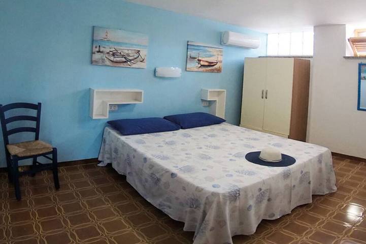 Entire apartment, Für 6 Personen - Golf von Gaeta in Marina di Minturno, Minturno