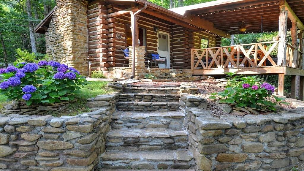 Vacation House for 4 Guests in Fontana Lake, Graham County