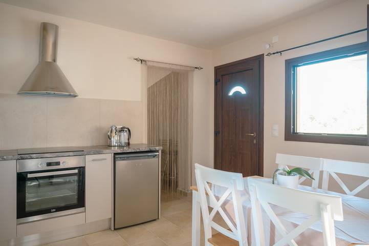 Vakantiehuis 'Authentic Cretan Escape: Messara Olive Groves & Sunset Views' in Iraklio-Heraklion en omgeving