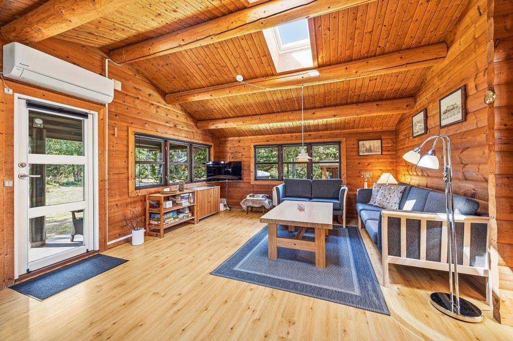 Charming log cabin in Houstrup with shelter in beautiful grounds in Houstrup, Varde en omgeving