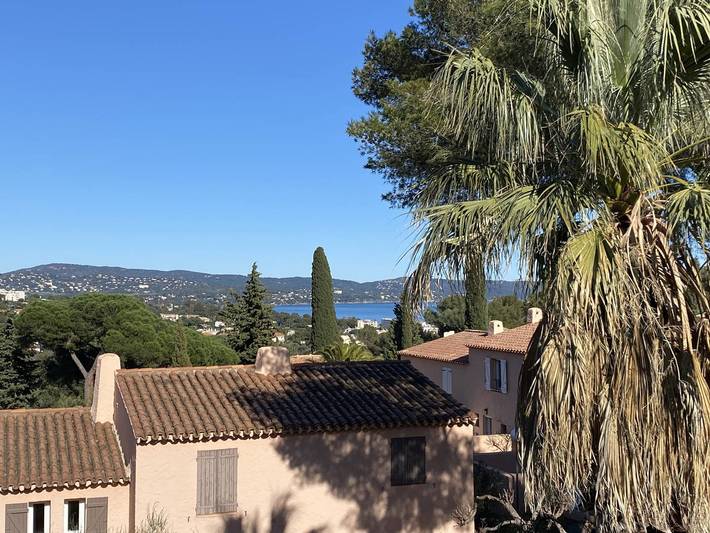 Ferienhaus für 4 Personen, mit Terrasse und Pool in Cavalaire-sur-Mer