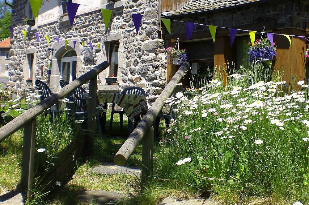 Former coaching inn dating from 1875 at 1150 m altitude, near Mont Mézenc in hamlet in Les Estables, Parc naturel régional des Monts d'Ardèche