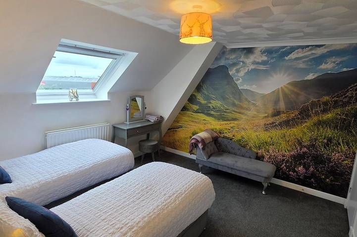 Ganze Wohnung, Stylish duplex apartment in central Troon close to beach. in Troon, Firth Of Clyde