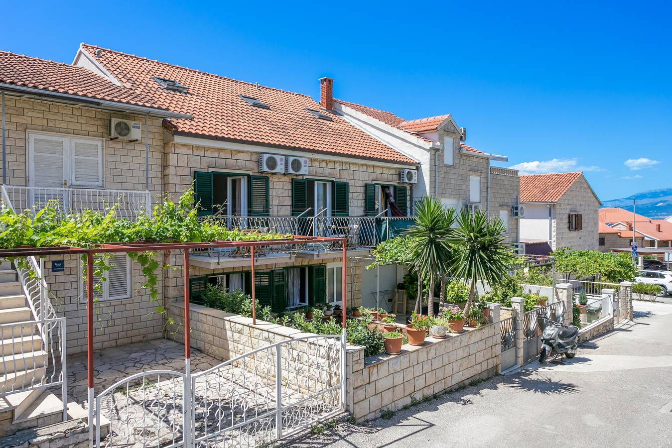 Room with balcony and sea view Supetar, Brač S-5658-c in Supetar, Brac