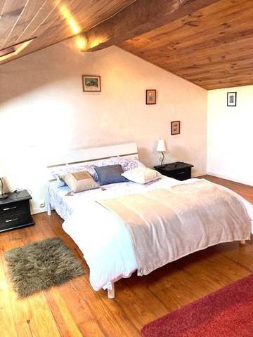 Gîte pour 4 personnes, avec vue et piscine ainsi que jardin et bassin pour enfant à Villemur-sur-Tarn