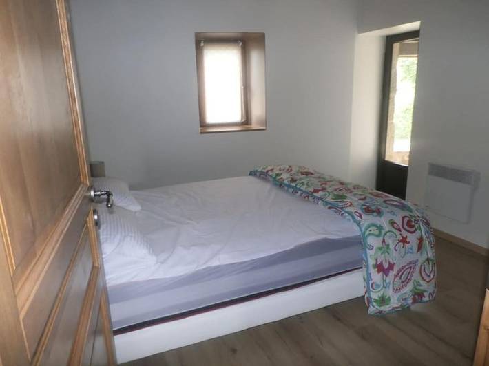 Location de vacances pour 15 personnes, avec vue et jardin à Colombier-le-Vieux - 4