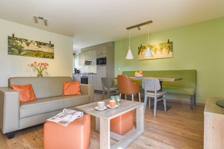 Bungalow für 6 Personen, mit Terrasse und Balkon/Terrasse in Mosel-Saar - 2