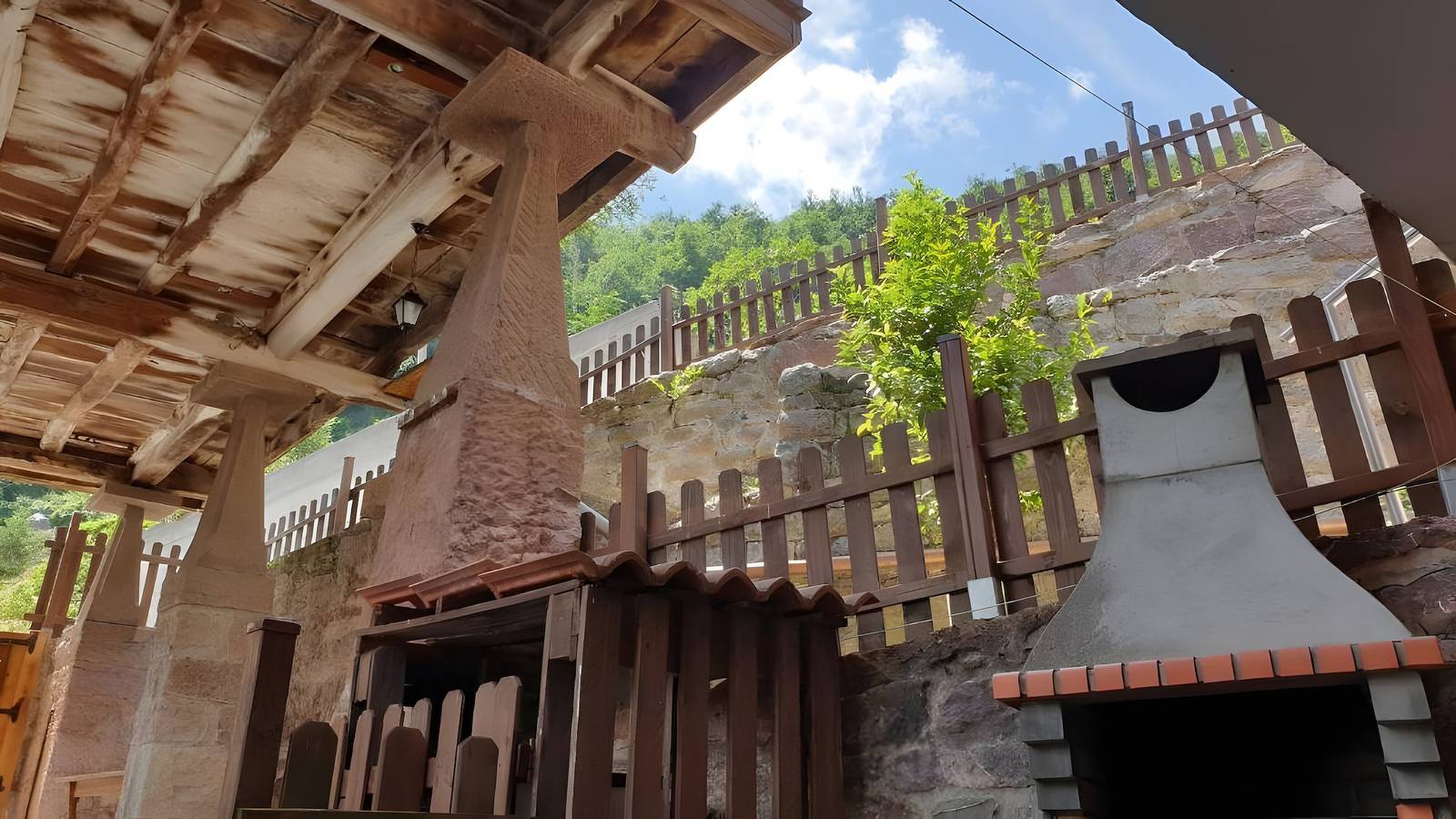 Ganze Wohnung, Apartment 'El Nido De Somiedo' mit Bergblick, Terrasse und Garten in Somiedo, Cordillera Cantábrica