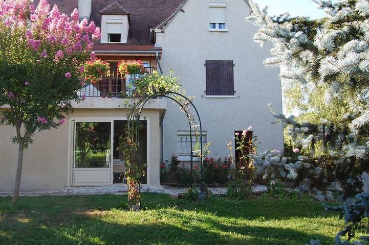 Location de vacances pour 4 personnes, avec piscine et jardin à Saint-Sozy