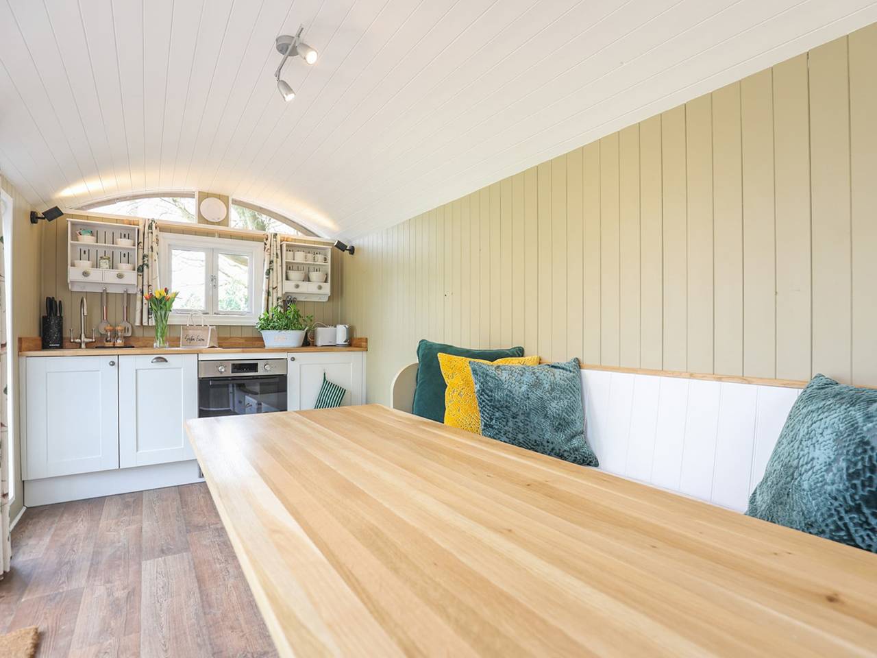 Sybs Farm Shepherds Hut in Lurgashall, South Downs