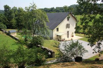 Chambre d’hôte pour 2 personnes, avec jardin et piscine dans les Hautes-Pyrénées