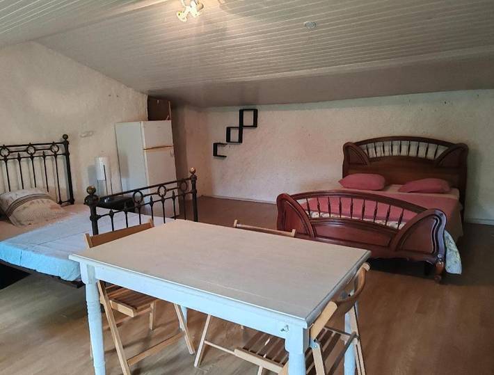 Gîte pour 5 personnes, avec terrasse à Anglade - 2