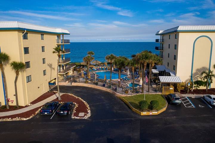 Vacation rental for 6 people, with balcony and hot tub in Satellite Beach