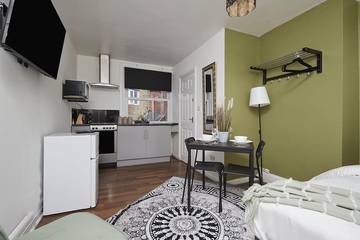 Apartment for 2 People in Huddersfield, West Yorkshire, Photo 2