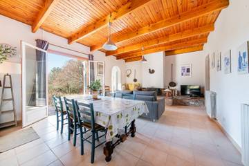 Gîte pour 8 personnes, avec terrasse et jardin, animaux acceptés à Régusse