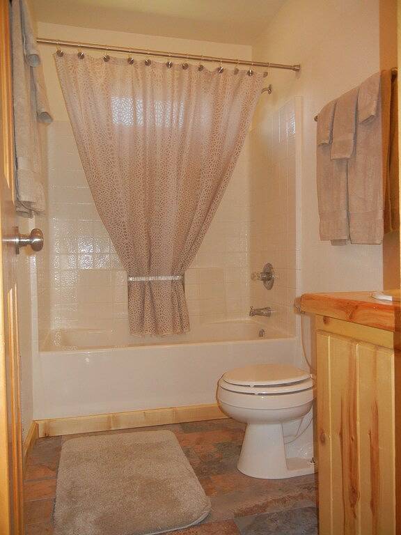 2Br / 1Ba Hütte auf der Main Street in Greer / Stocked Forellenteich! $ 145 pro Nacht in Greer, Apache County