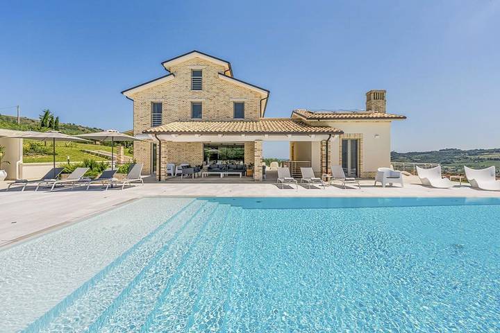 Casa vacanza per 14 persone a Pedaso