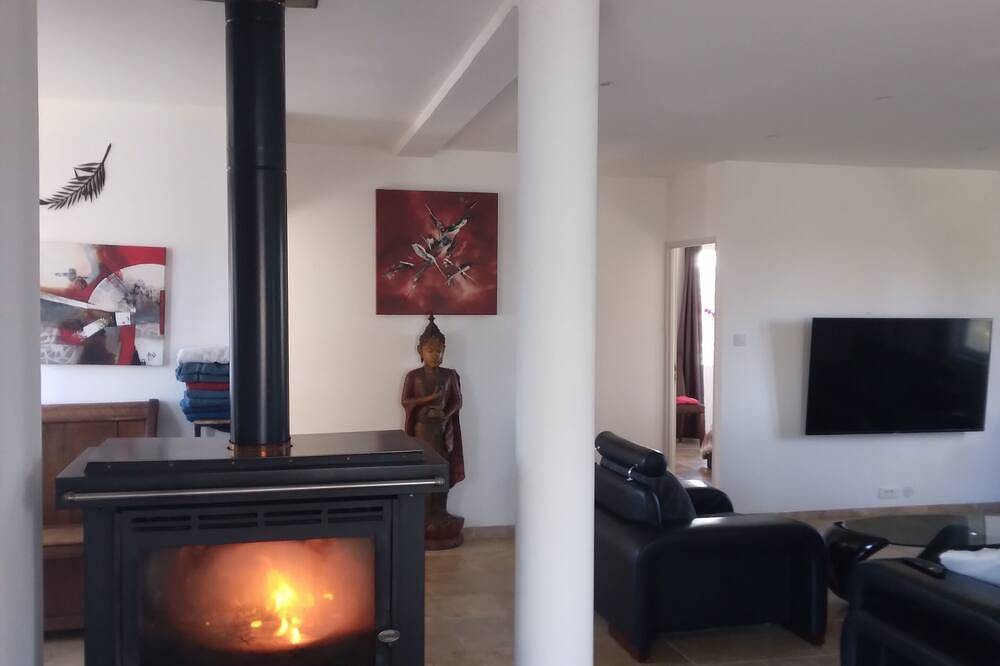 Maison  sarlat en perigord\navec piscine et billard\n animaux acceptés in Sainte-Nathalène, Périgord Noir