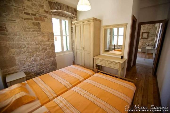 Authentic stone house with harbor & sea views and rooftop jaccuzzi in Supetar, Brac