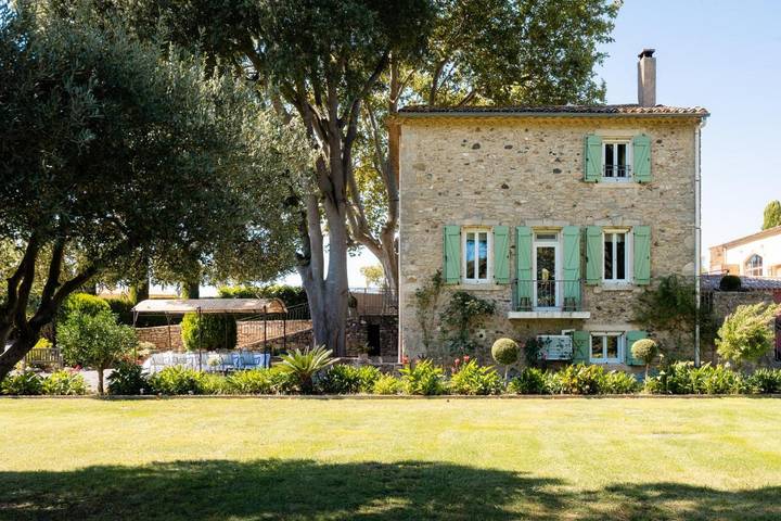 Gîte pour 10 personnes, avec piscine ainsi que jardin et vue à Caux - 2