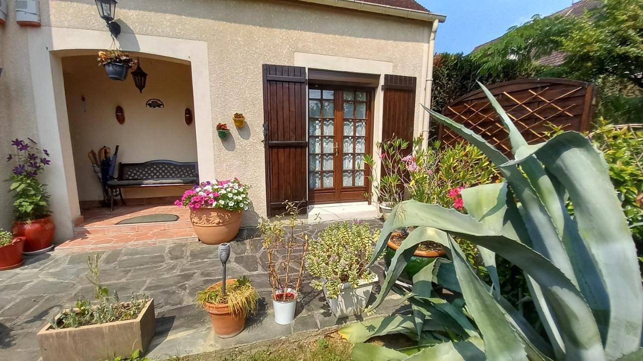 One-Bedroom House in Herblay-sur-Seine, Val-d'Oise