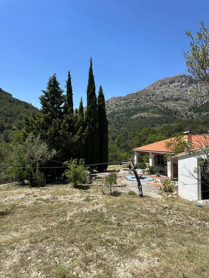 Casa rural para 8 personas, con Terraza además de Jardín y Vistas en Castell de Castells - 2
