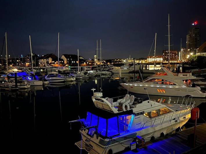 Boat for 4 people, with Terrace and View in Southampton