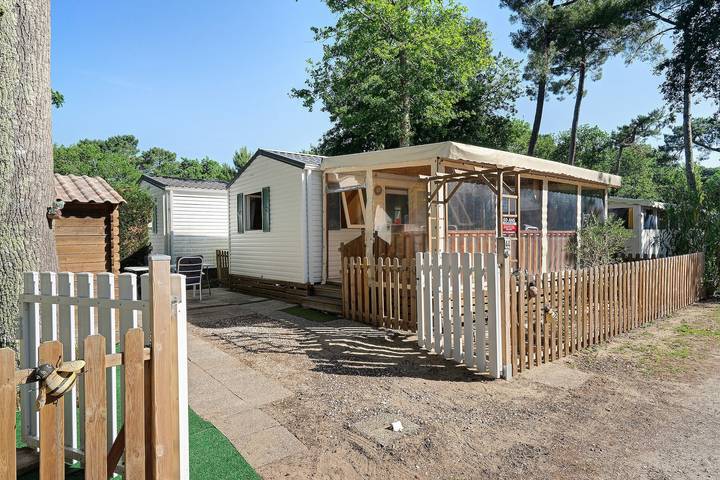 Camping für 4 Personen, mit Garten und Kinderpool in Nouvelle-Aquitaine