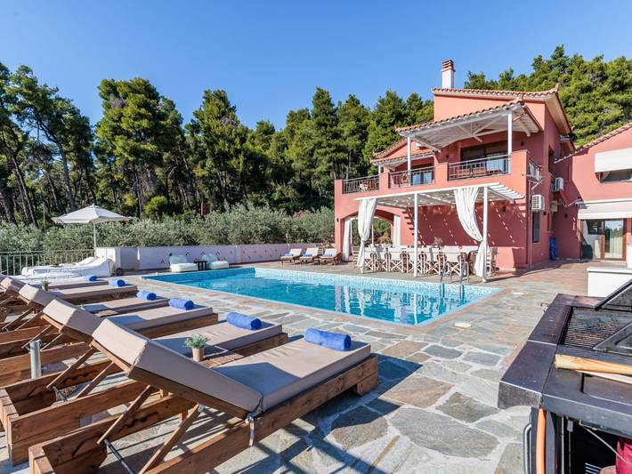 Casa de vacaciones para 10 personas, con piscina además de jardín y terraza - 1