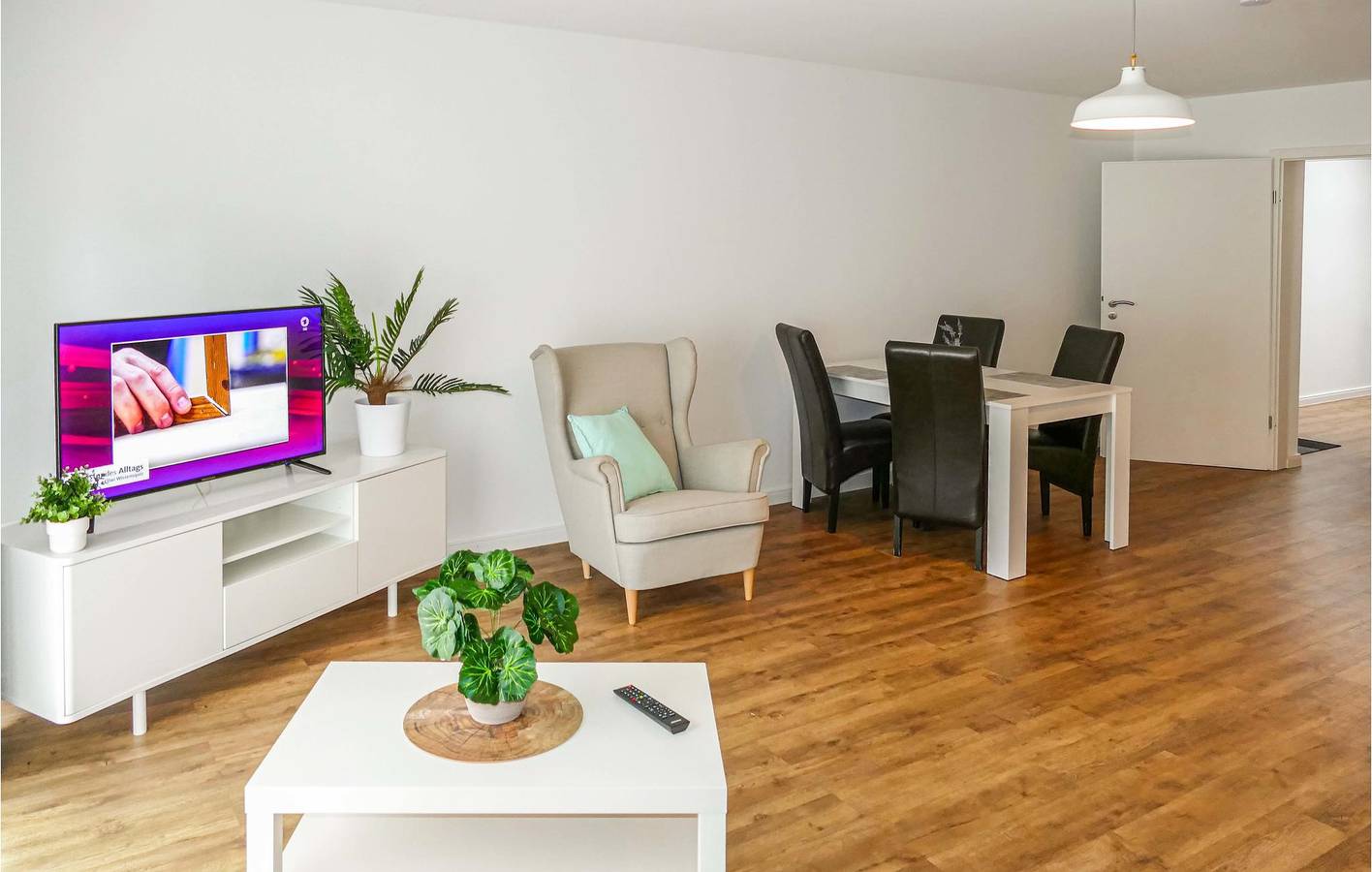 Ganze Ferienwohnung, Charmante Wohnung mit Terrasse, Parkplatz & WiFi bei Passow in Passow, Ludwigslust-Parchim