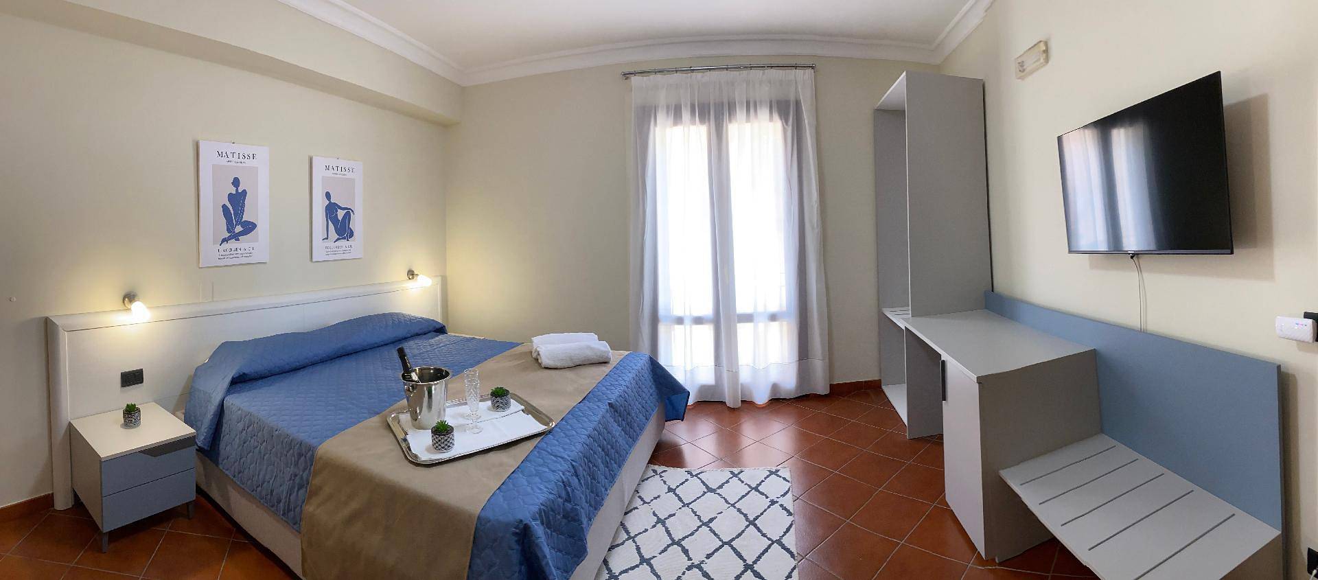 Entire holiday apartment, Scala dei Turchi Palace Suites for 3 in Realmonte in Realmonte, Agrigento Province
