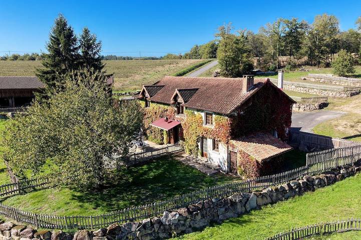 Location de vacances pour 7 personnes à Saint-Estèphe (Dordogne)