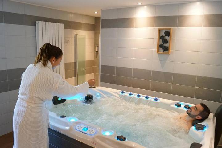 Hôtel pour 2 personnes, avec jacuzzi ainsi que jardin et terrasse à Onet-le-Château - 2