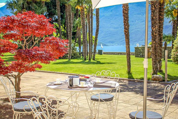 Ferienwohnung für 4 Personen, mit Pool und Terrasse sowie Seeblick und Garten in Domaso