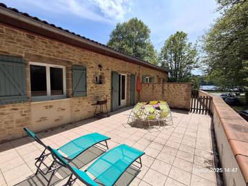 Gîte pour 4 personnes, avec vue ainsi que terrasse et vue sur le lac dans Lac des Montagnès