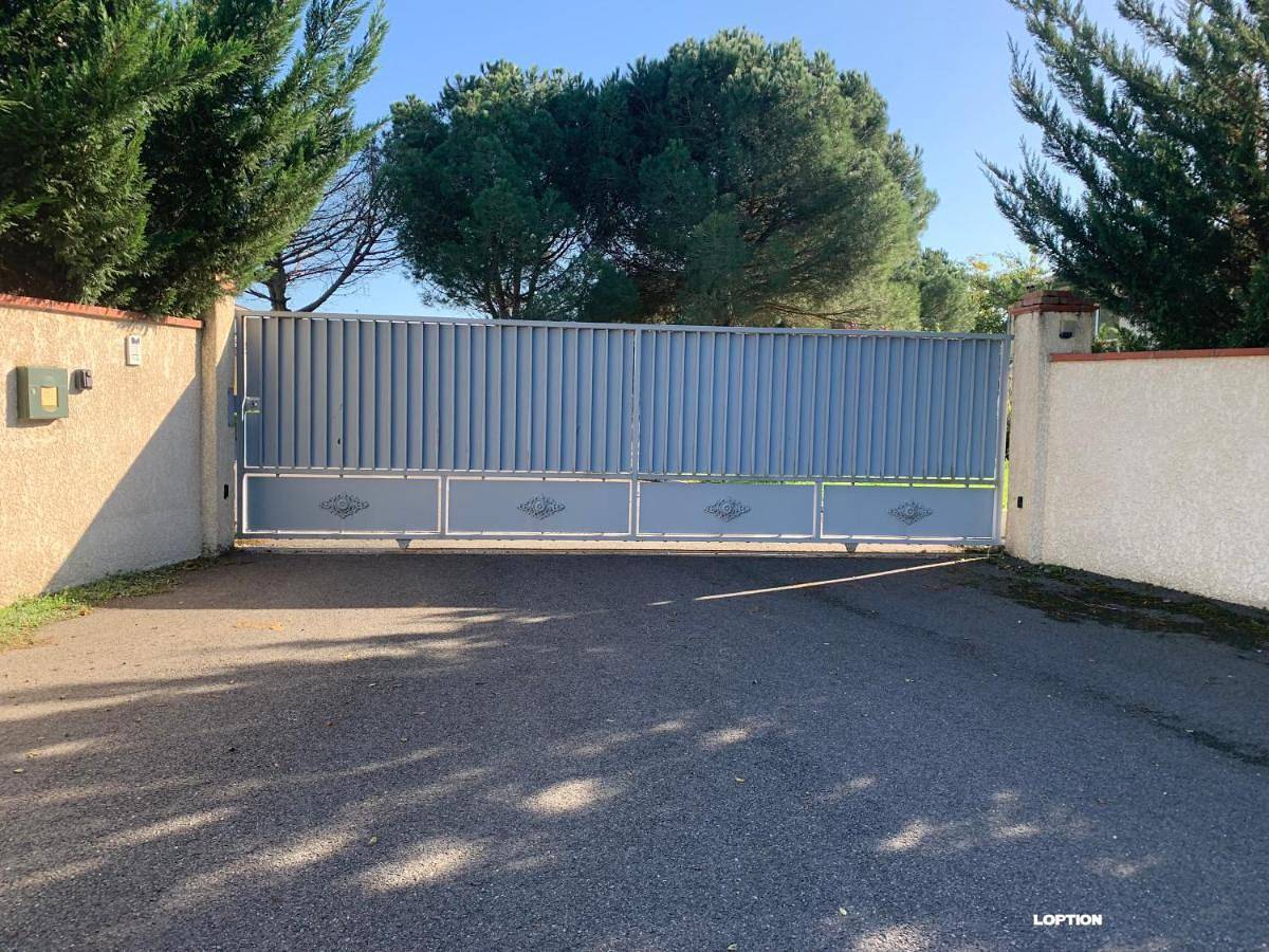 Appartement de vacances entier, Deluxe Double Room with Shower in Carbonne, Haute-Garonne