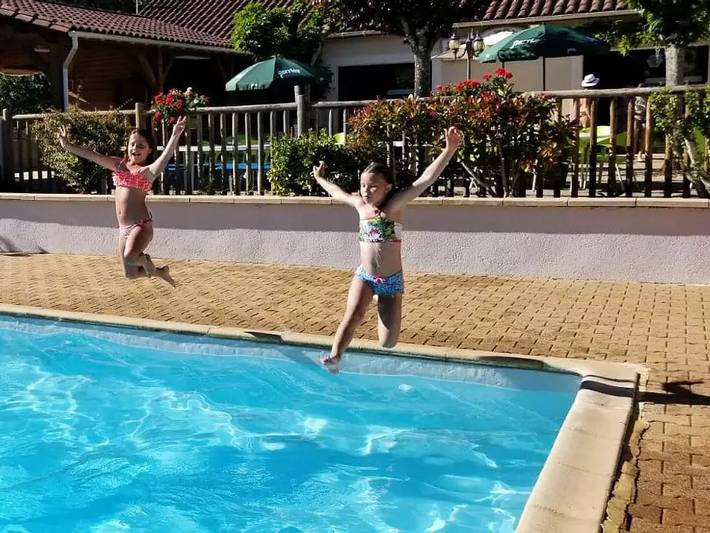 Bungalow für 6 Personen, mit Terrasse und Pool, mit Haustier in der Dordogne - 4