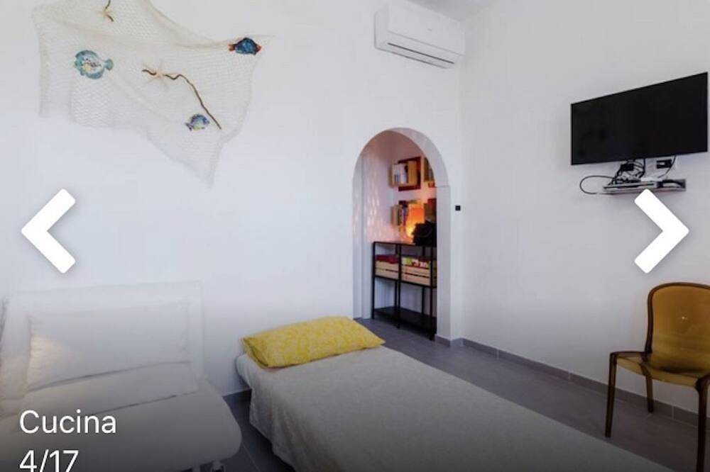 Window Sea View: A Perfect Shelter Just A Step Away from the Beach in Ortona (Gemeinde), Chieti Provinz